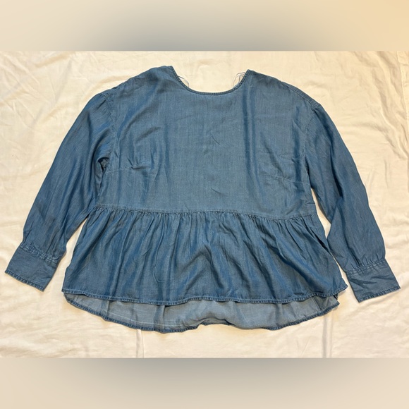 Time and Tru Tops - NWT Time and Tru Women's Long Sleeve Crinkle Peplum Top, Size XXL Med Wash